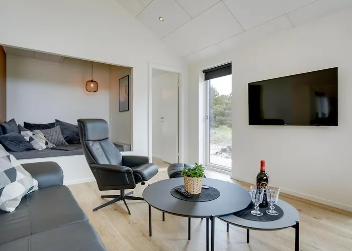 Heidi - 1km From The Sea By Interhome *