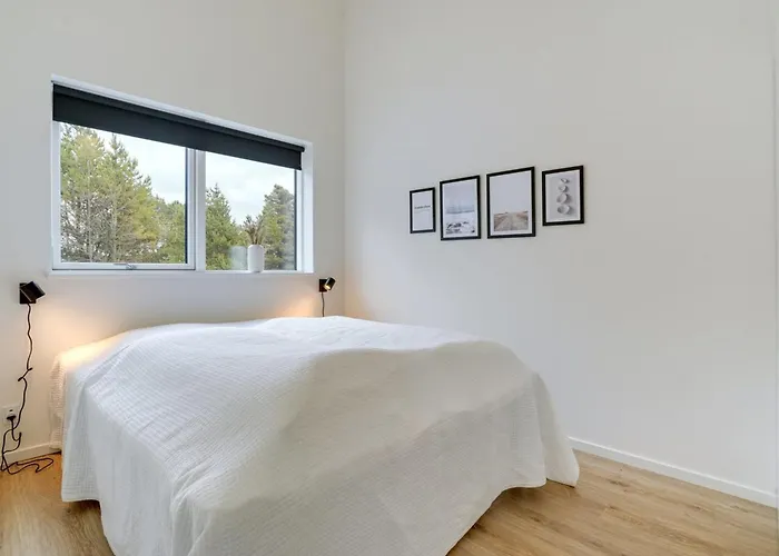 Heidi - 1km From The Sea By Interhome *